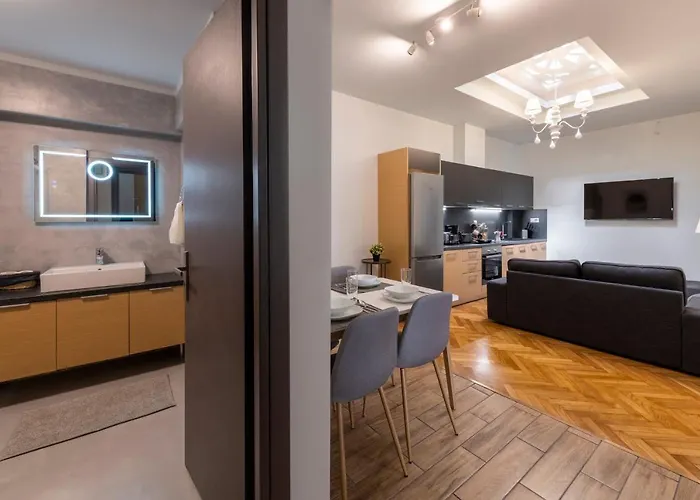 Modern 5Bd In The Heart Of Athens